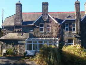 Penbryn Mynach Holiday Cottage